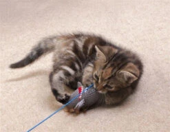 Ministry Of Pets Sebastian The Shark Cat Teaser Toy -Pet Supplies I9695652 en 03 07114.1710540010.386.513