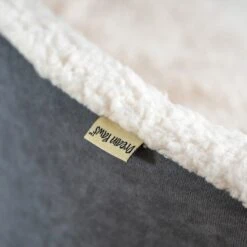 Dream Paws Grey Oval Velvet Dog Bed 8 Dream Paws Grey Oval Velvet Dog Bed -Pet Supplies I9727288 en 03